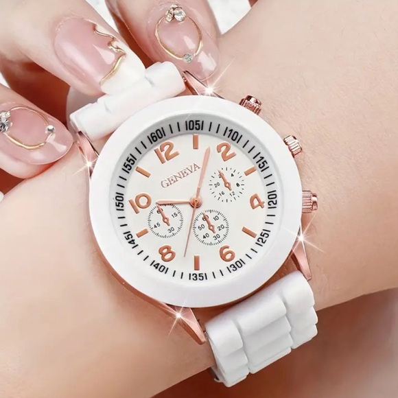 Elegant Quartz Watch W/Fashionable Silicone Strap And Dial Numerical Scales - Picture 3 of 8